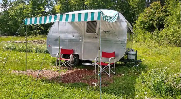 There’s Nothing More Adorable Than An Overnight Woodsy Stay In This New Hampshire Vintage Camper