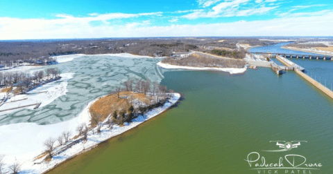 See Unbelievable Images Of The Cumberland River In Kentucky Bizarrely Frozen In Half