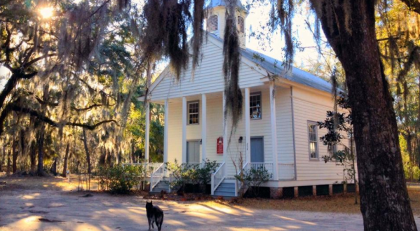 Here’s What Life Is Like On The Tiny Island In South Carolina With No Cars