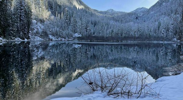 Hike To An Alpine Lake On This Easy Trout Lake Trail In Washington