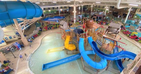 No Winter Is Complete Without A Trip To One Of Minnesota's Biggest Indoor Water Parks, Great Wolf Lodge
