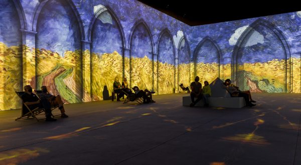 Step Into A Van Gogh Painting At This Immersive Art Exhibit Coming To Texas This Year