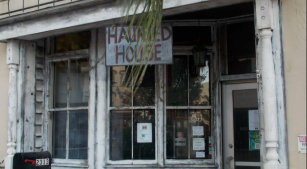Texas’ Only Year-Round Haunted House, Mayfield Manor Will Spook You Into Oblivion
