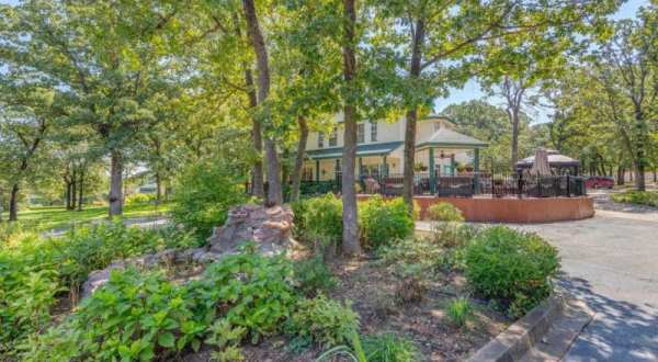 Enjoy Quietness And Beautiful Surroundings At Whispering Pines Bed And Breakfast In Oklahoma
