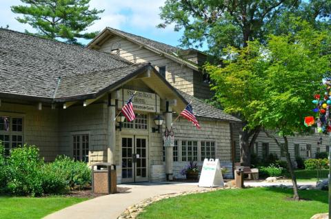 Head To The Wilderness Of Illinois To Visit Starved Rock Lodge Dining Room, A Charming, Old Fashioned Restaurant