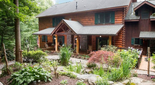 Make Your Escape To Lazy Bear Lodge, An Isolated Lodge In North Carolina