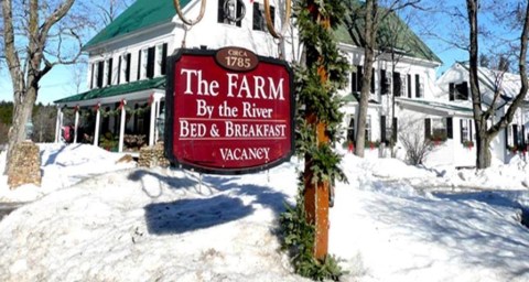 There's A Bed and Breakfast On This Horse Farm In New Hampshire And You Simply Have To Visit
