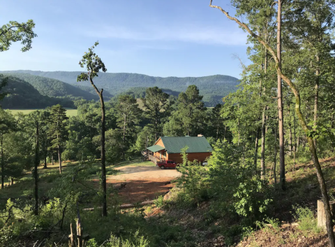 You May Not Find A Better View From A Hot Tub Than At This Arkansas Getaway