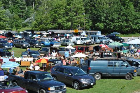 The Biggest And Best Flea Market In Maine Is Montsweag Flea Market
