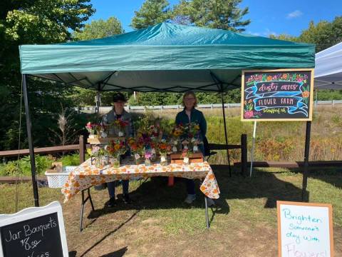The Barnstead Farmers Market In New Hampshire Features Local Makers And Live Entertainment