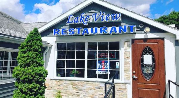 Tucked Away Next To A Connecticut Lake, Lakeview Restaurant Is A Gorgeous Eatery With Unforgettable Food