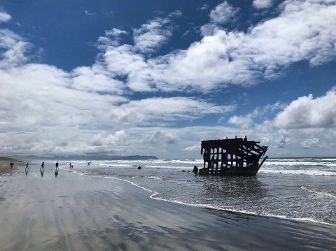 The Awesome Peter Iredale Trail In Oregon Will Take You Straight To Abandoned Ghost Ship
