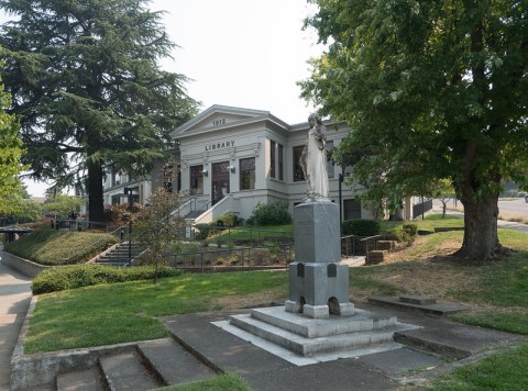 The Most Beautiful Library In Oregon Is 100 Years Old And Is Hiding In This Charming Little Town
