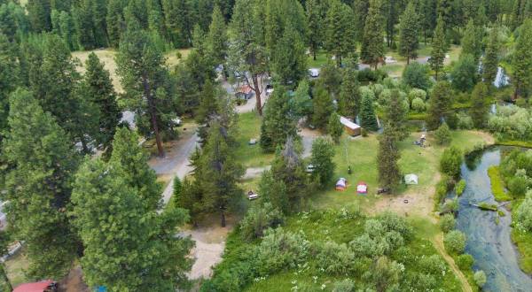 Crater Lake Resort Is A Log Cabin Campground In Oregon That May Just Be Your New Favorite Destination