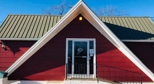 Get A Sweet Treat And A Bite To Eat At Sweden Creme In Mankato Kansas