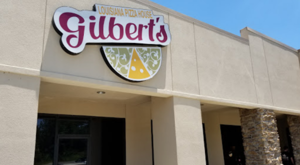 Nothing Beats The Cheesy, Crispy Crust Pizza At Gilbert’s In Louisiana