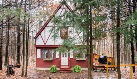 This Woodland Chalet Is The Most Bookmarked Airbnb In Pennsylvania And It's So Easy To See Why