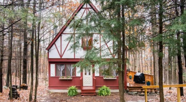 This Woodland Chalet Is The Most Bookmarked Airbnb In Pennsylvania And It’s So Easy To See Why