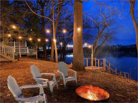 Enjoy Lake Views And Your Own Private Beach In Illinois At This Cottage Airbnb