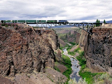 The Stunning Scenic Overlook Off-The-Beaten-Path In Central Oregon That Features Jaw Dropping Views