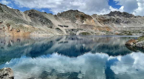 This Hidden Lake In Colorado Has Some Of The Bluest Water In The State