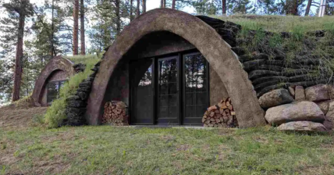 Spend The Night In An Airbnb That's Inside An Actual Earth House Right Here In Montana