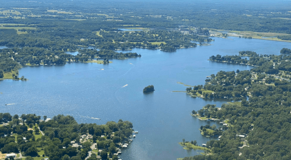 Spend The Day Relaxing At Lake Of Egypt, A Hidden Gem In Illinois
