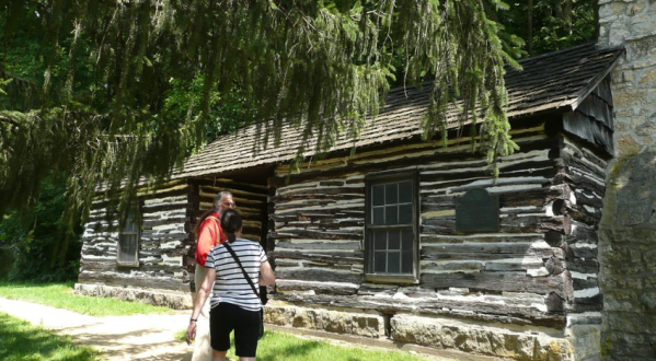 The Oldest Home In Iowa Is An 1820s Log Cabin And Is Truly Something To Marvel Over