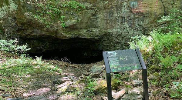 Hikers Of All Ages Can Explore Ice Caves On This Easy Loop Trail In New Jersey