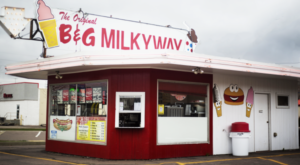 The Vintage B&G Milkyway In South Dakota Is One Of The Few Remaining Walk-Up Restaurants In The Midwest
