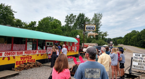 This Ramshackle BBQ Shack Hiding Near Detroit Serves The Best Ribs Around