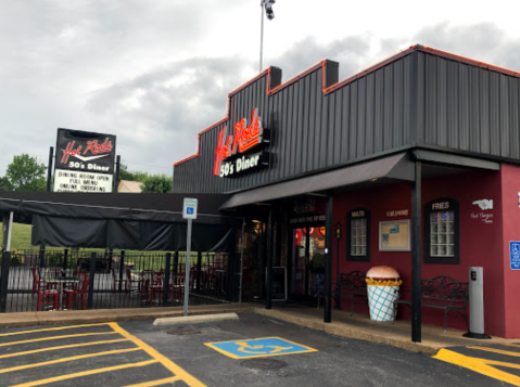 Everyone Goes Nuts For The Hamburgers At This Nostalgic Eatery In Tennessee