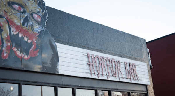 The Spooky New Horror-Themed Bar In Colorado Has Specialty Cocktails And Movie Screenings