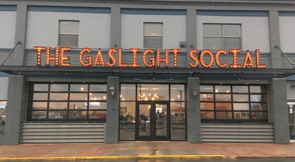 Travel Back To The 80s At The  Gaslight Social, A Rustic-Themed Adult Arcade In Wyoming