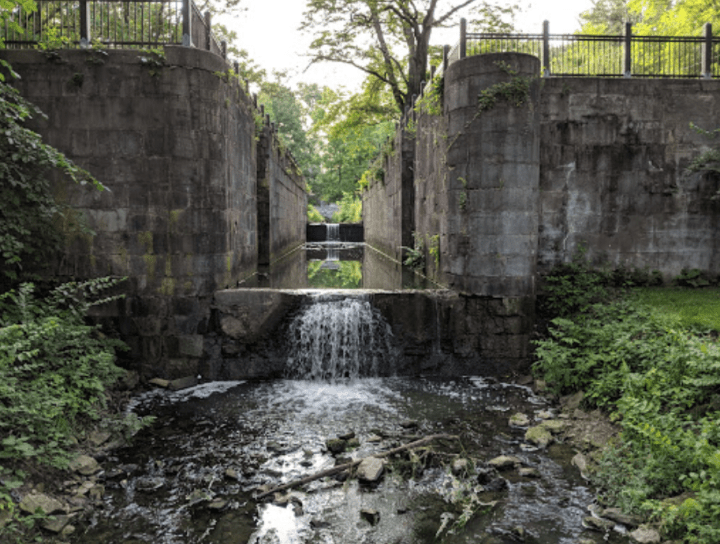 waterfall in Side Cut Metro Park in Ohio