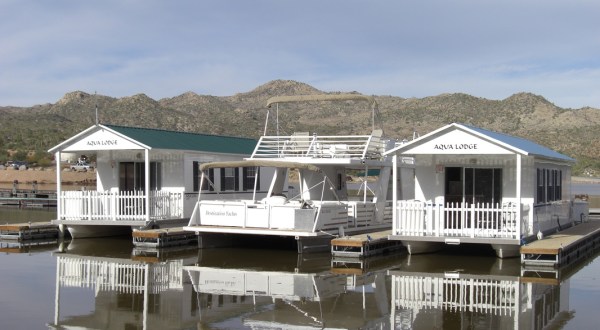 The Floating Cabins At Bartlett Lake Marina In Arizona Are The Ultimate Place To Stay Overnight This Summer