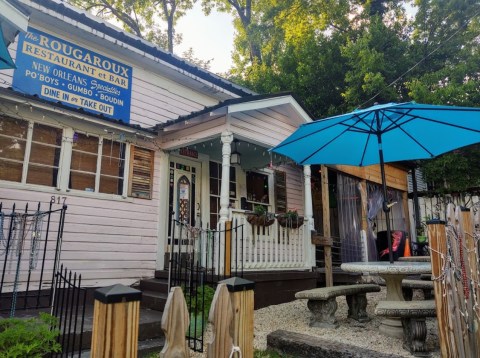 Savor The Flavor Of Delicious Cajun Cuisine At The Rougaroux, A Quirky Restaurant In Alabama