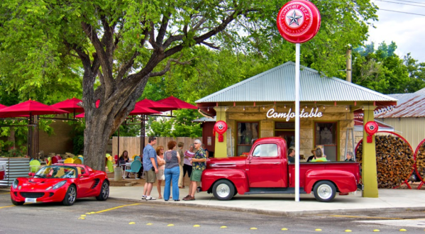 Comfort Pizza Is A Small-Town Hole-In-The-Wall With Some Of The Best Pies In Texas