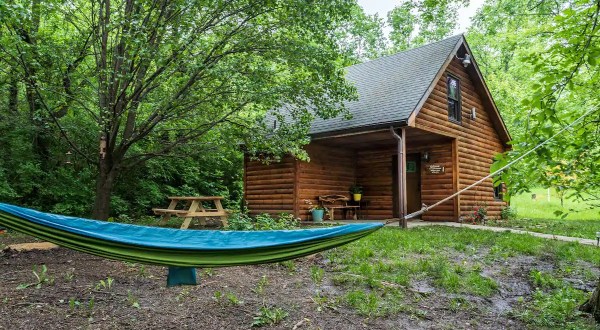 This Cozy Cabin Is The Most Bookmarked Airbnb In Kansas And It’s So Easy To See Why