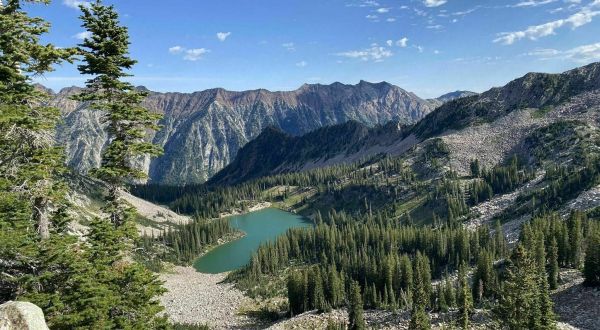 Hike To An Emerald Lagoon On The Red Pine Lake Trail In Utah