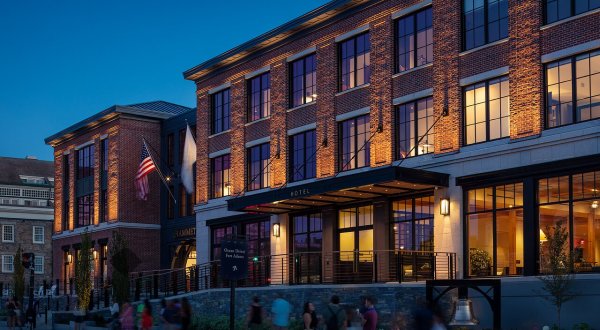 Book The Ultimate Staycation At Hammetts Hotel In Rhode Island, A Waterfront Gem