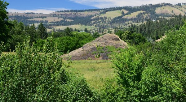 Plan A Day Trip To Heart Of The Monster, A Historic Site In Idaho That’s Also Downright Beautiful