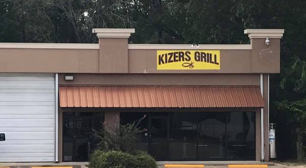 Eat At Kizer’s Grill For A Small-Town Feel And The Best Burgers You’ve Ever Had
