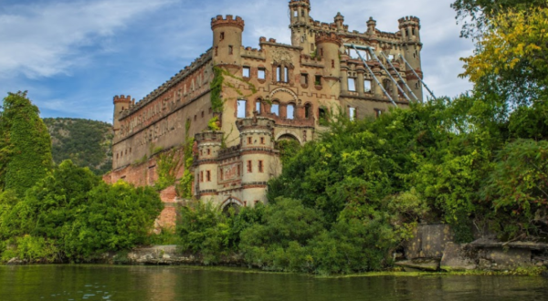 Bannerman Castle Is An Incredible Palace Hiding Right Here In New York