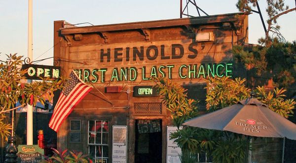 Opened In 1884, Heinold’s First And Last Chance Saloon In Northern California Is The Dive Bar Of Your Dreams