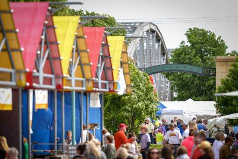 The Art On The Red Festival In North Dakota Has Artisans, Food, Music, And So Much More