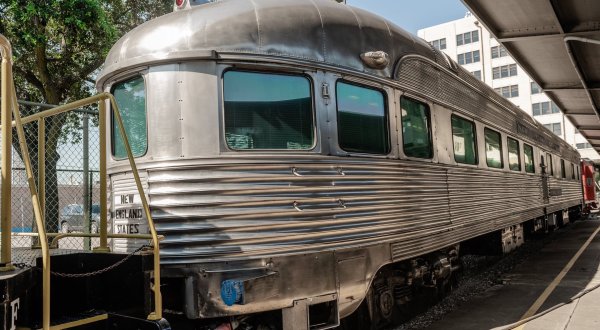 This Summer, You Can Spend The Night In A Vintage Train Car At The Galveston Railroad Museum In Texas