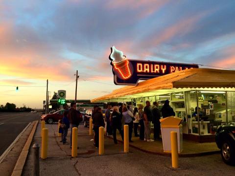 Ice Cream From Dairy Palace In Delaware Is Well Worth Waiting In Line For