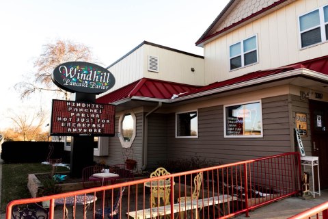 Devour The Most Delicious Pancakes At Windhill Pancake Parlor In Illinois
