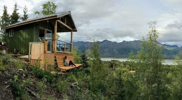 Wake Up To Knik Glacier Views In This Cozy Cabin In The Alaska Woods